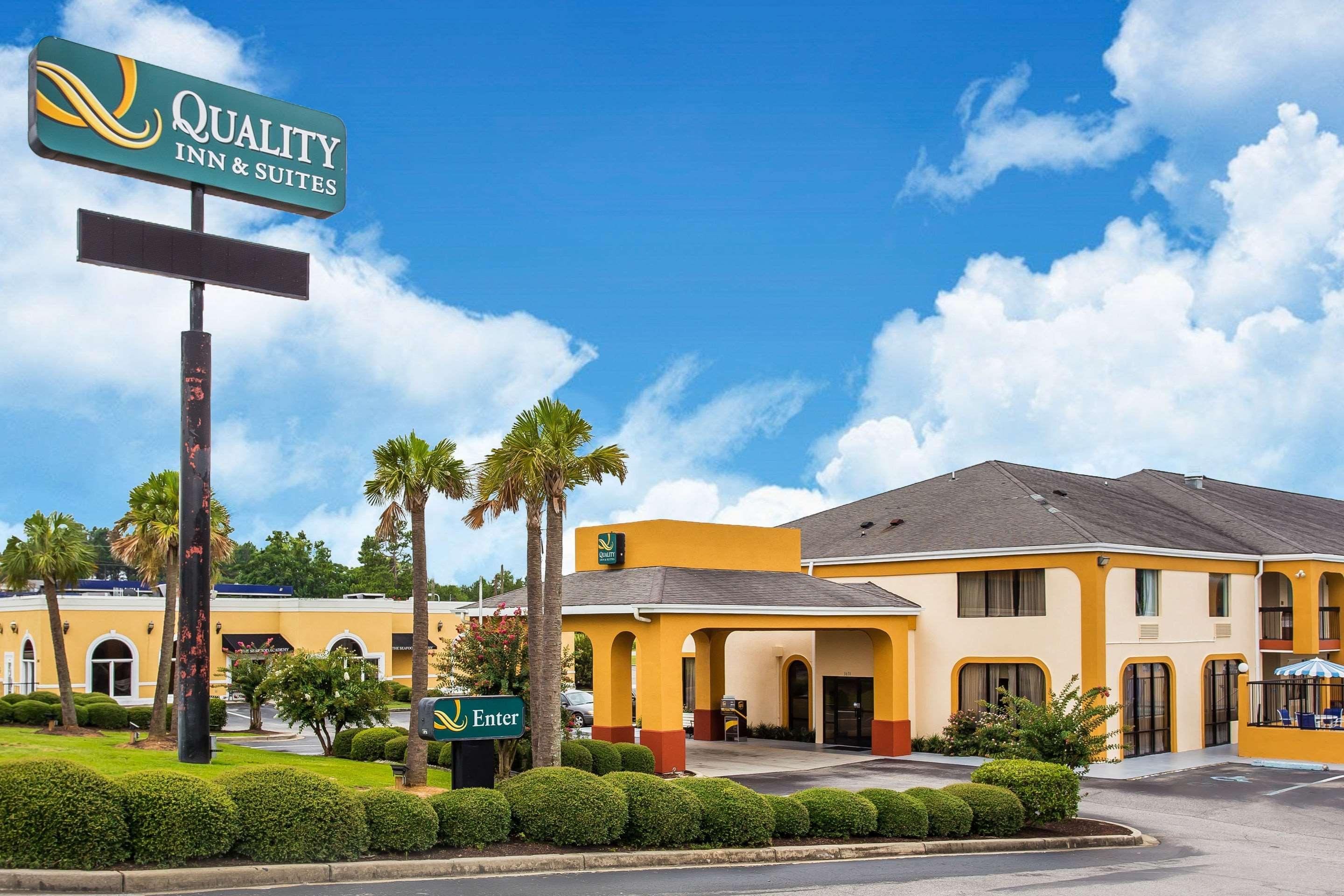 Quality Inn & Suites Orangeburg Exterior photo