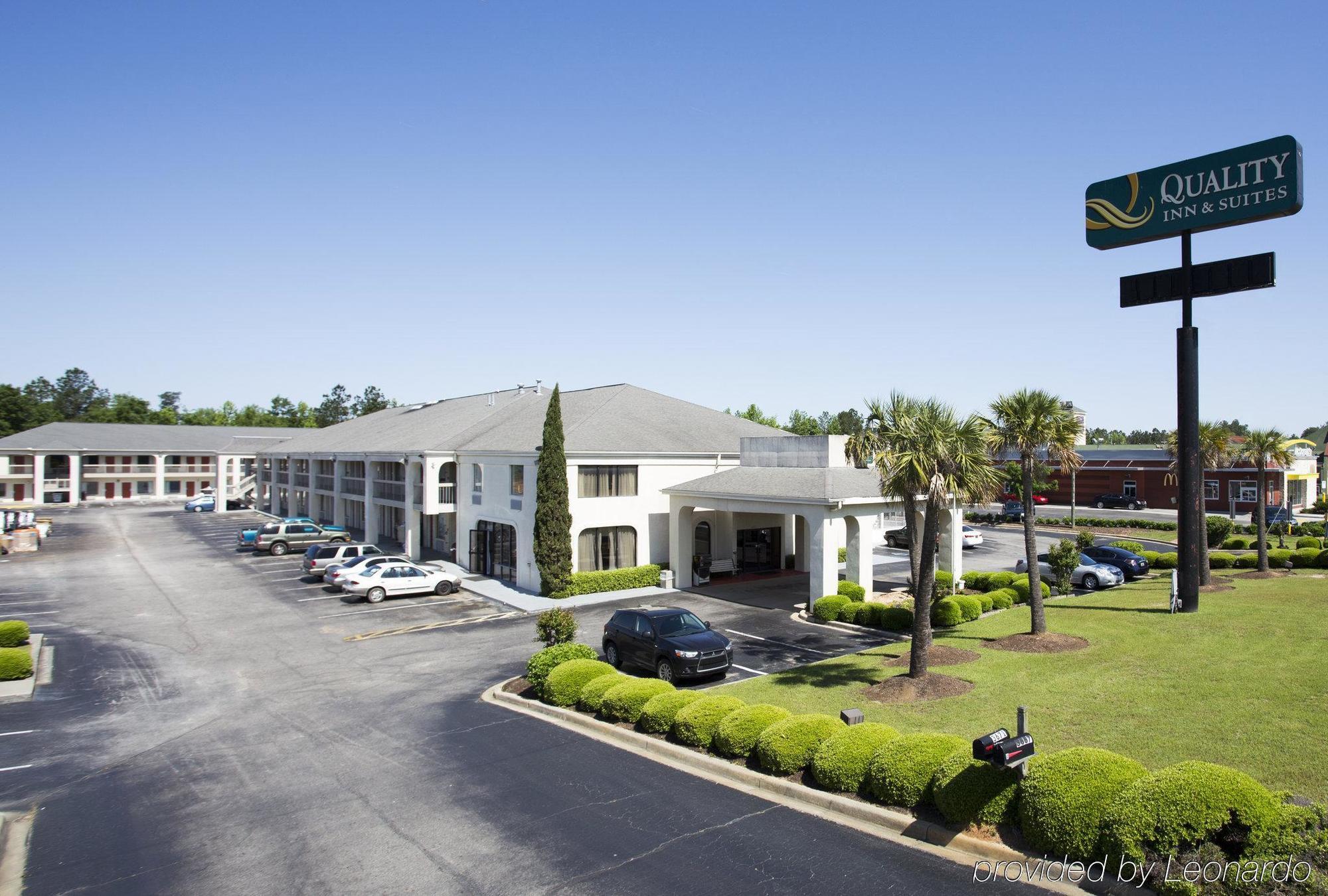 Quality Inn & Suites Orangeburg Exterior photo